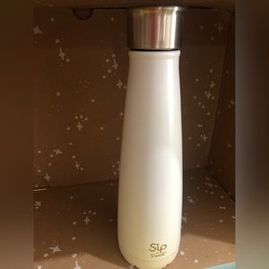 Swell water bottle in white!